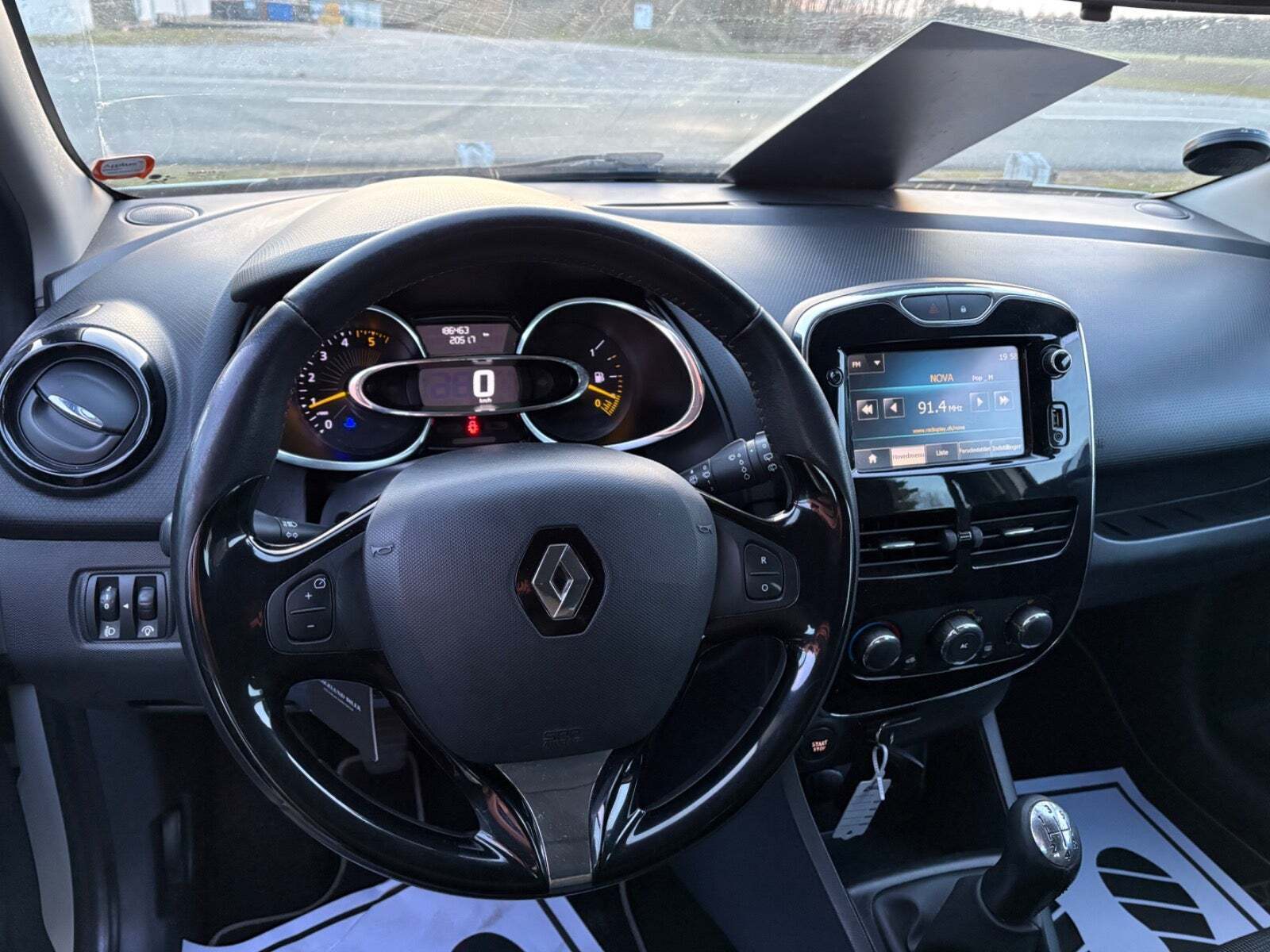 Grøn Renault Clio IV fra 2013