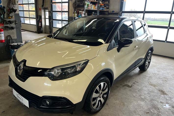 Beige Renault Captur fra 2017