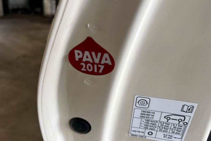 Beige Renault Captur fra 2017