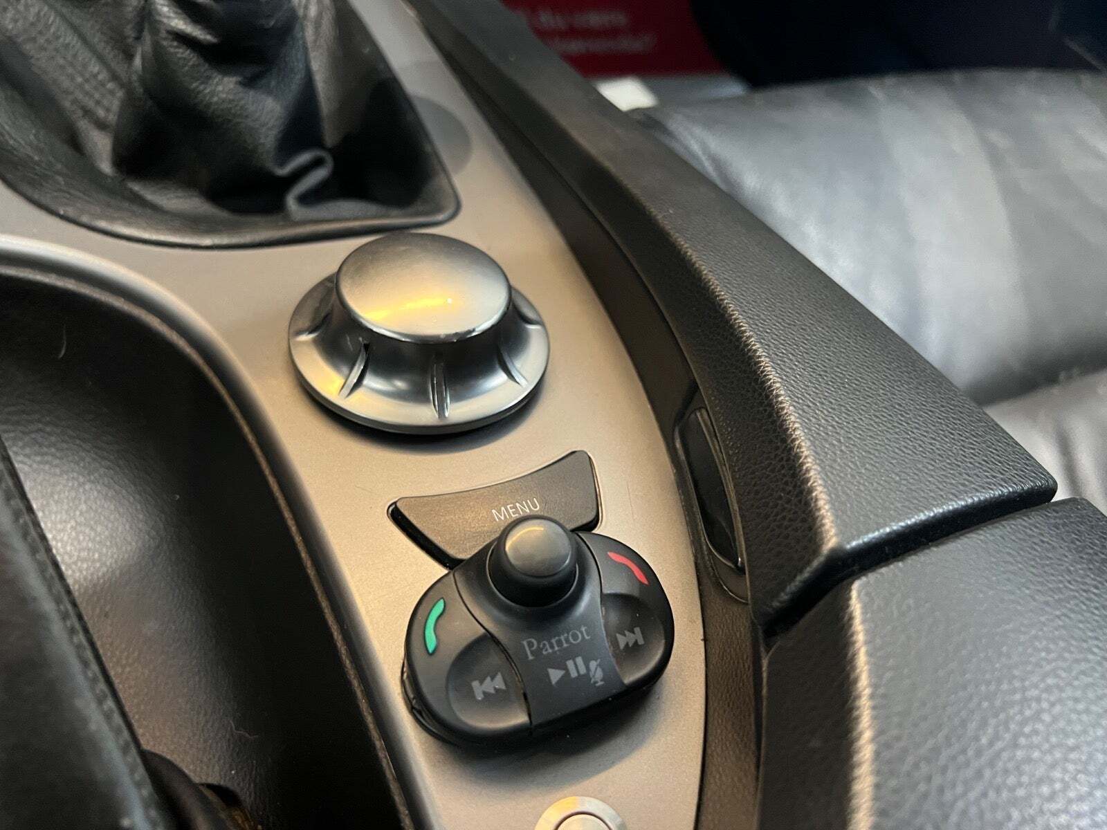 Grå BMW 520i fra 2004