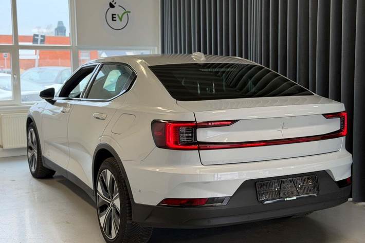 Hvid Polestar 2 fra 2023