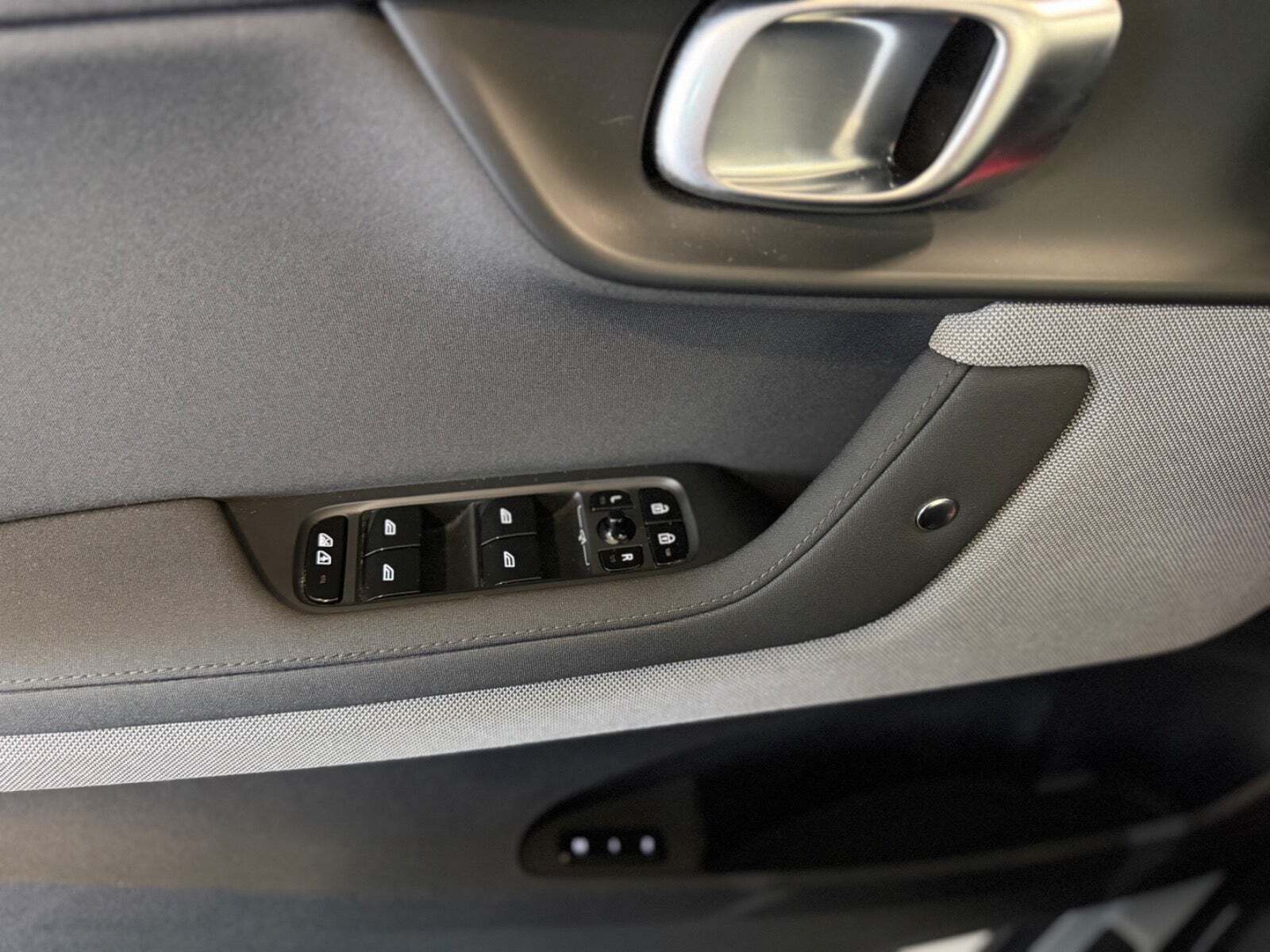 Hvid Polestar 2 fra 2023