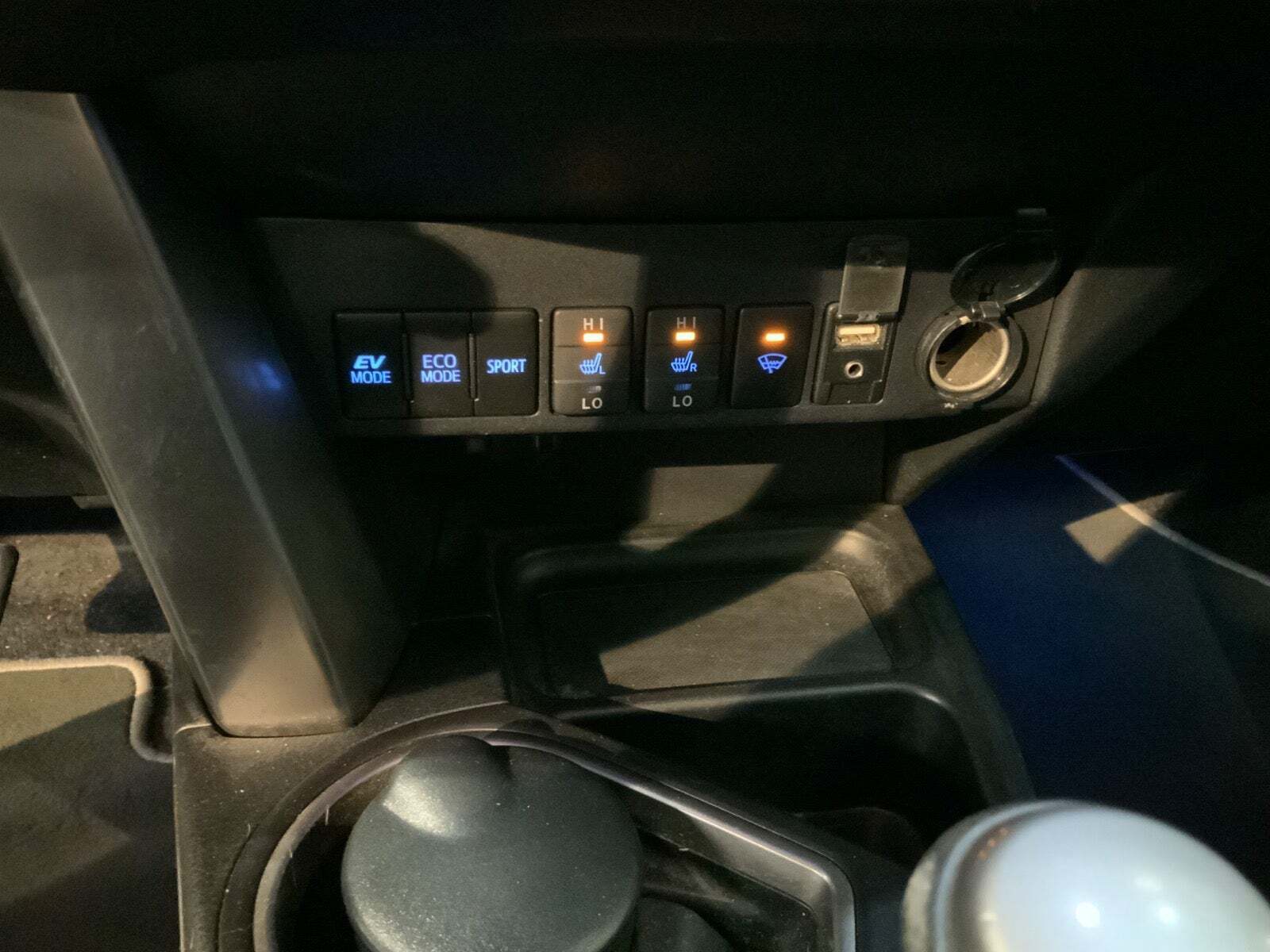 Hvid Toyota RAV4 fra 2016