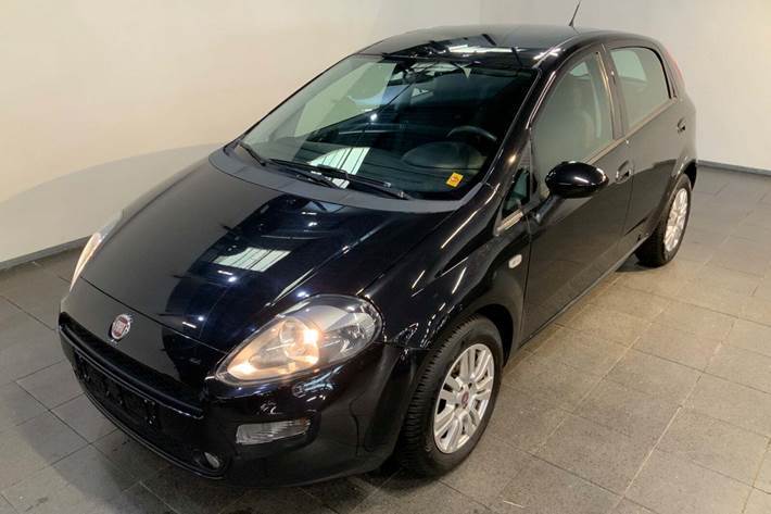 Sort Fiat Punto fra 2015 set udefra