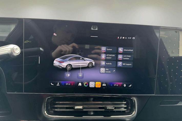 Sort Mercedes CLA250+ fra 2025