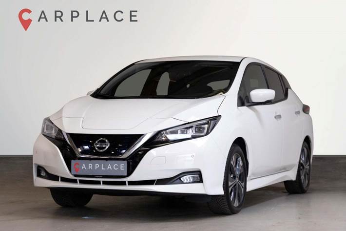 Hvid Nissan Leaf fra 2021