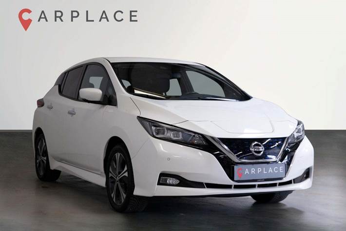 Hvid Nissan Leaf fra 2021