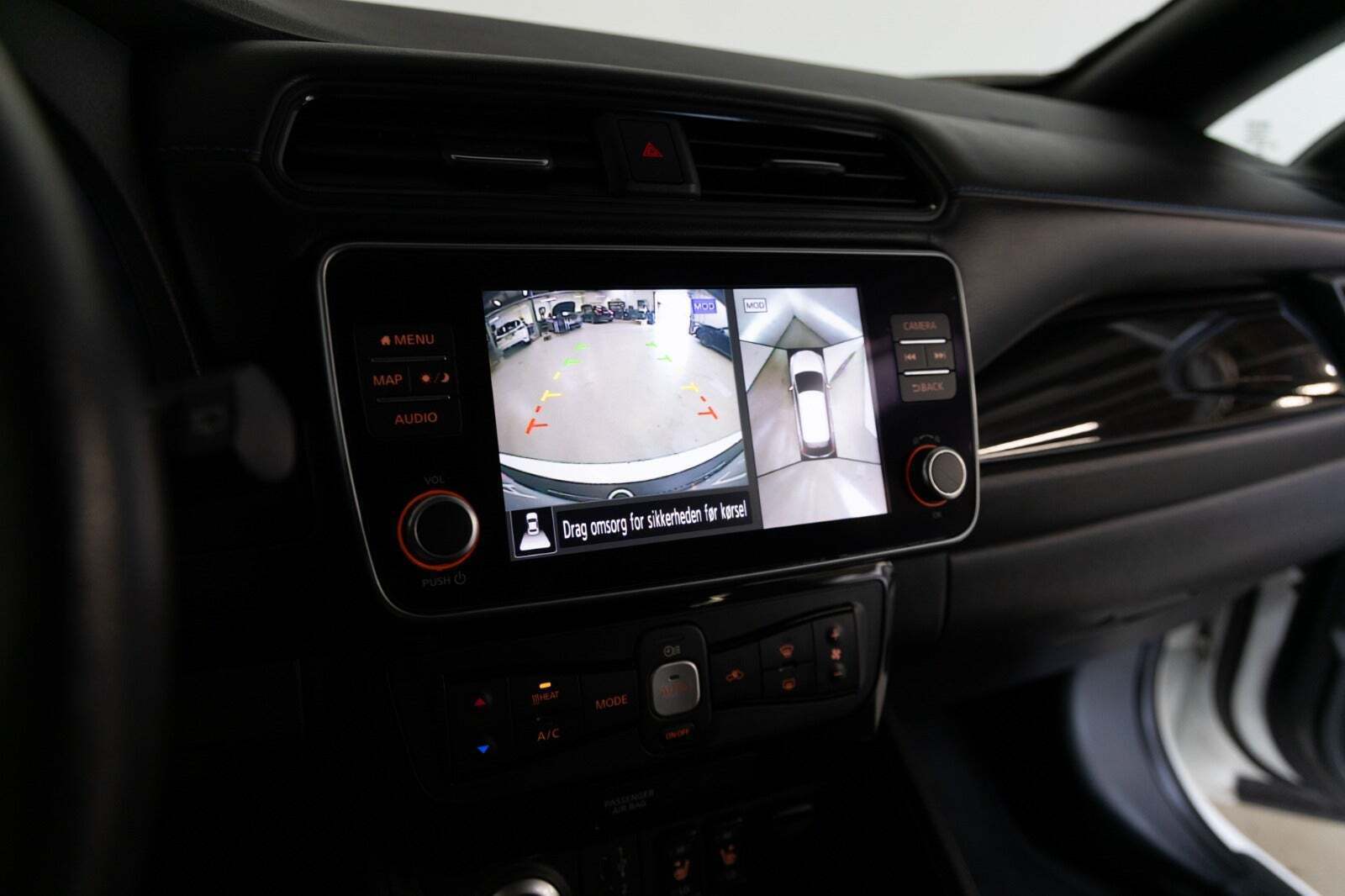 Hvid Nissan Leaf fra 2021