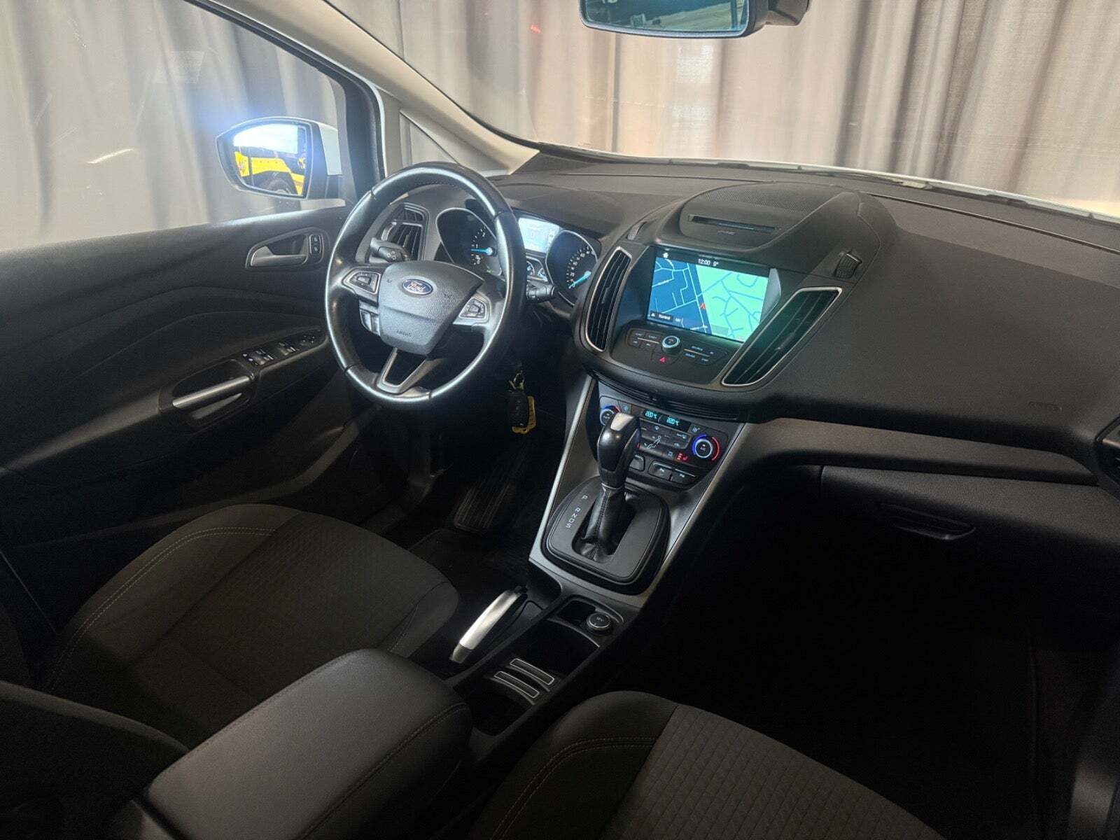 Hvid Ford Grand C-Max fra 2018