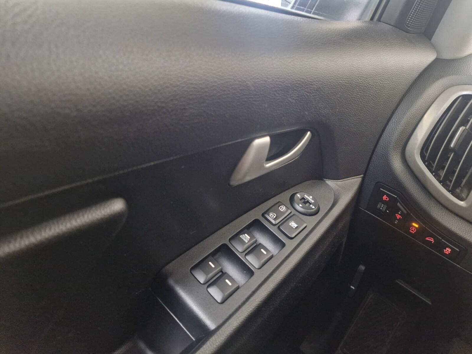 Grå Kia Sportage fra 2014