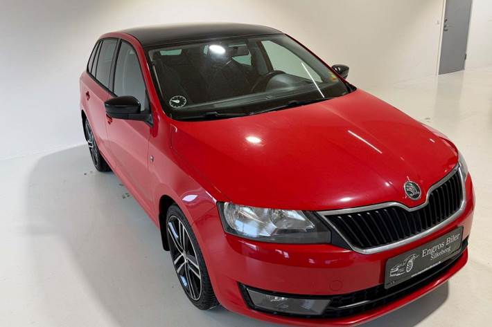 Rød Skoda Rapid fra 2014