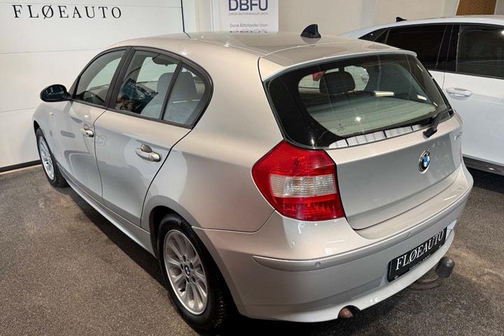 Sølv BMW 120d fra 2004