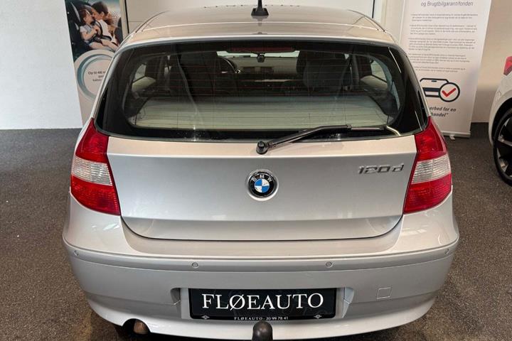 Sølv BMW 120d fra 2004
