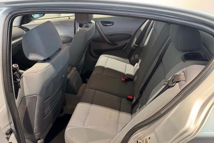 Sølv BMW 120d fra 2004