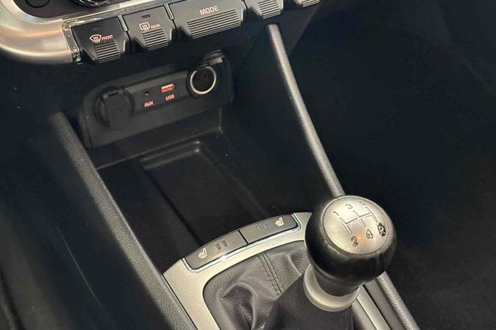 Grå Kia Rio fra 2015