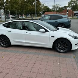 Tesla Model 3 Standard Range+ RWD