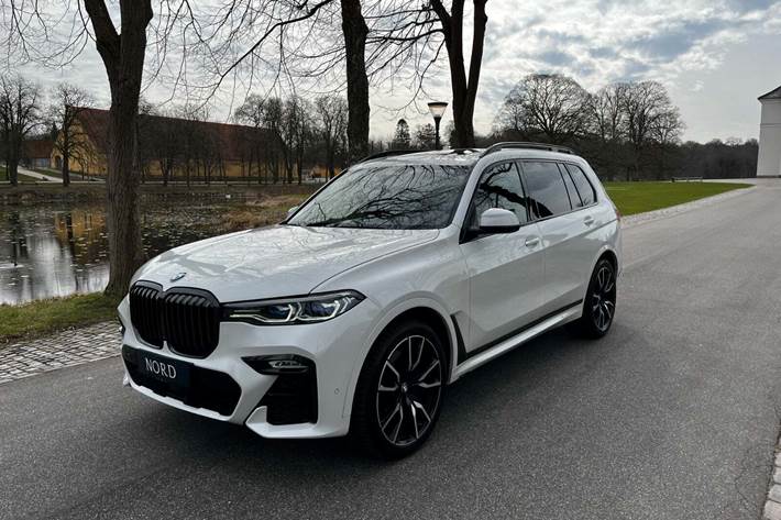Grøn BMW X7 fra 2020