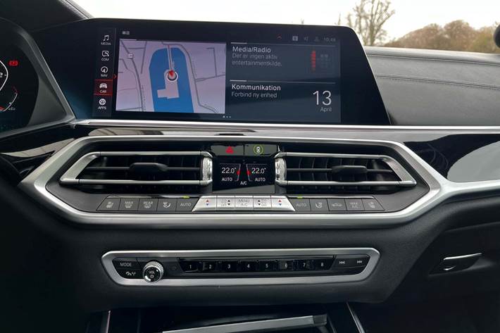 Grøn BMW X7 fra 2020