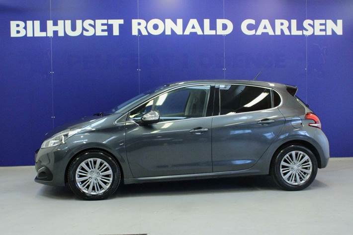 Grå Peugeot 208 fra 2016