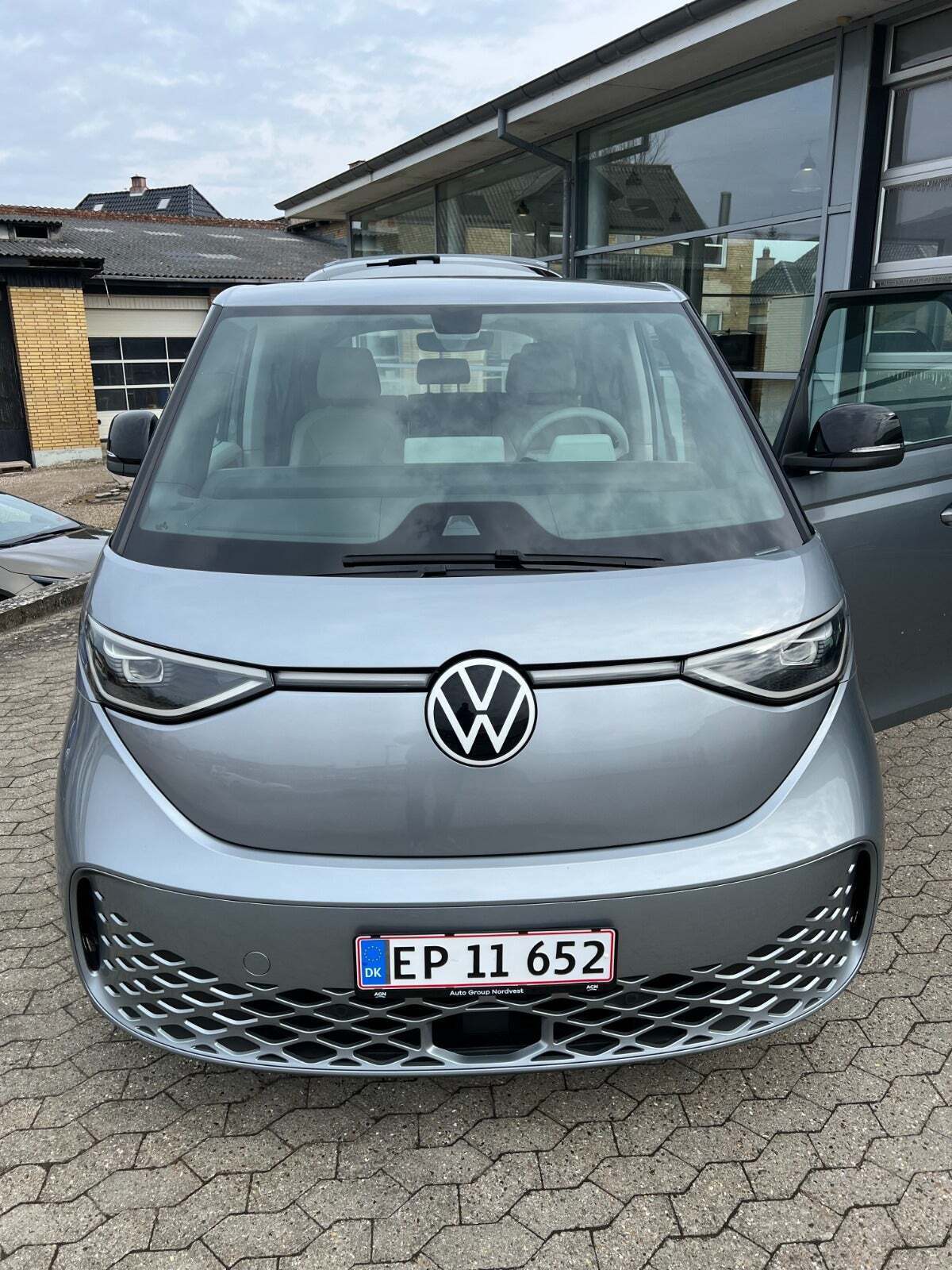 VW ID.Buzz 77 Pro SWB