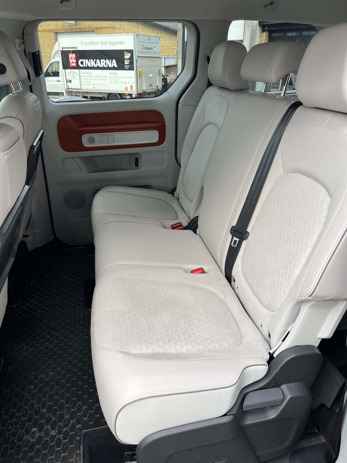 VW ID.Buzz 77 Pro SWB