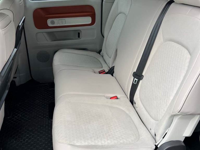 VW ID.Buzz 77 Pro SWB