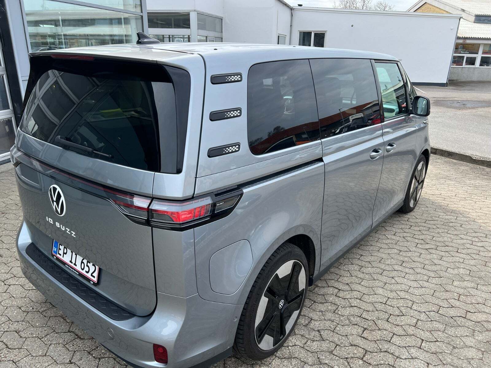 Blå VW ID.Buzz fra 2023