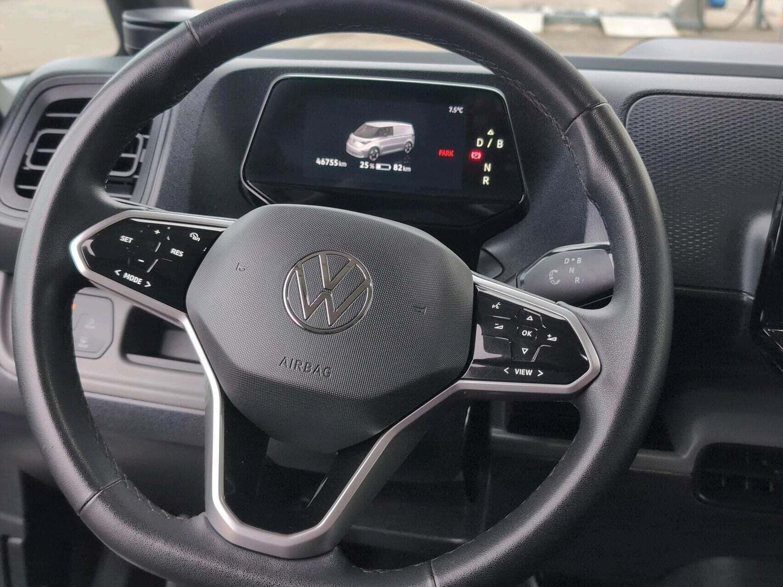 Hvid VW ID.Buzz fra 2024