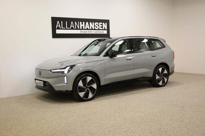 Grå Volvo EX90 fra 2025 set udefra