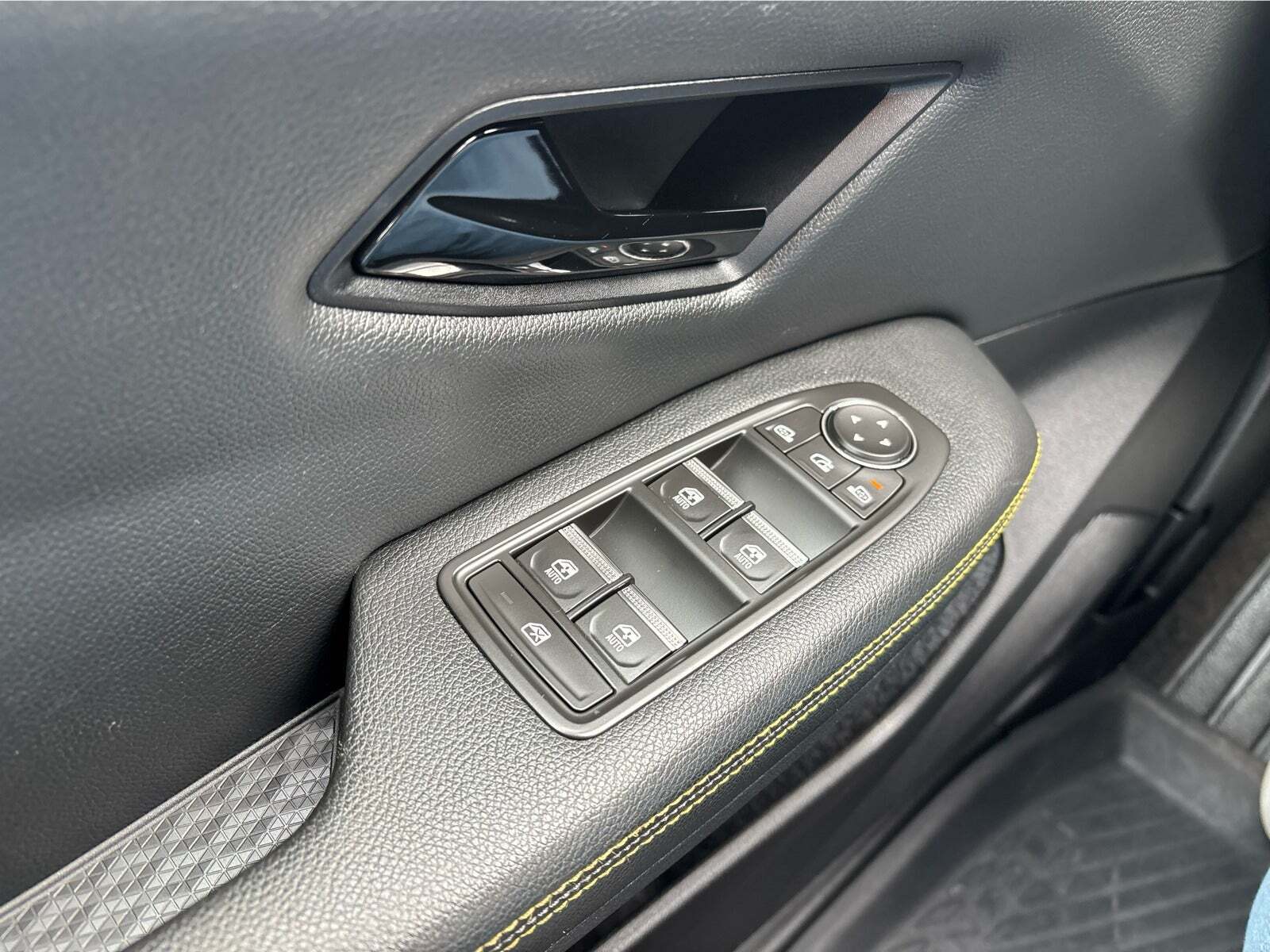 Grå Renault Scenic E-Tech fra 2024