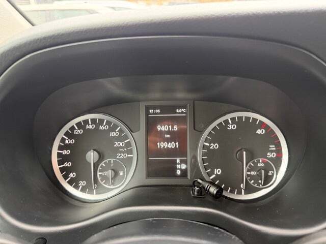 Hvid Mercedes Vito 114 fra 2019