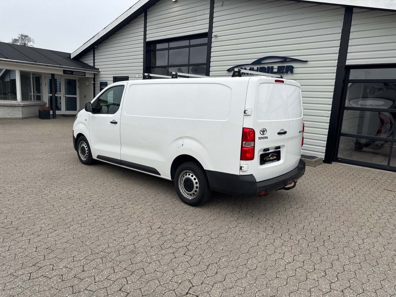 Hvid Toyota ProAce fra 2021