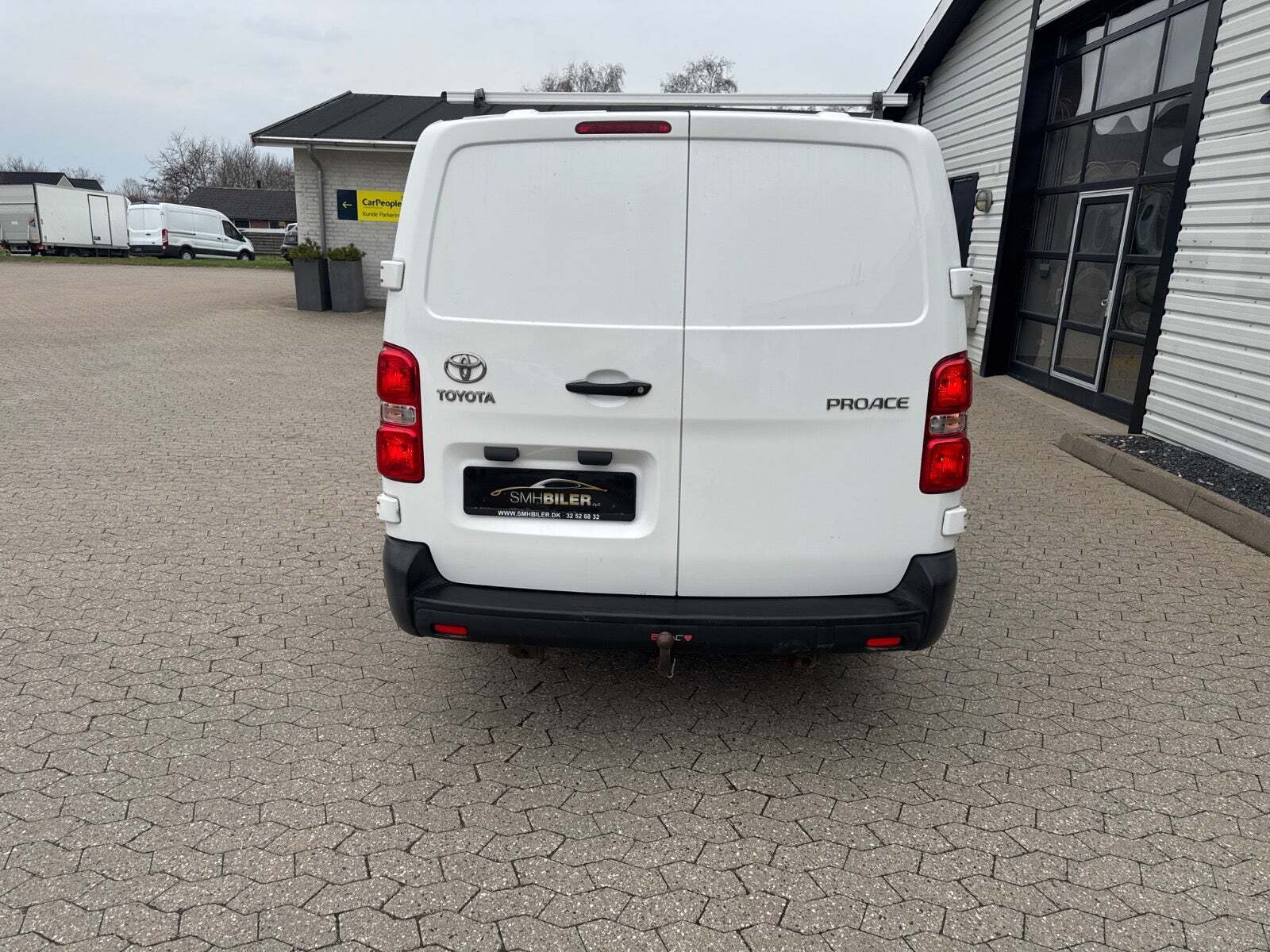 Hvid Toyota ProAce fra 2021
