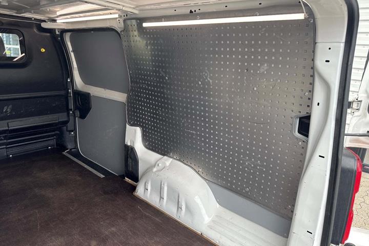 Hvid Toyota ProAce fra 2021