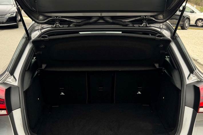 Grå Mercedes A200 fra 2020