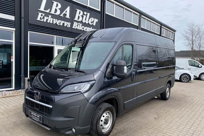 Sort Opel Movano 35 fra 2025