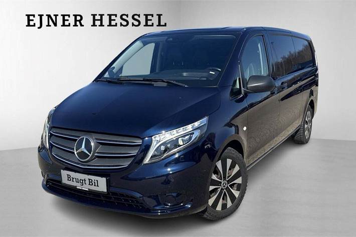 Blå Mercedes Vito 119 fra 2022