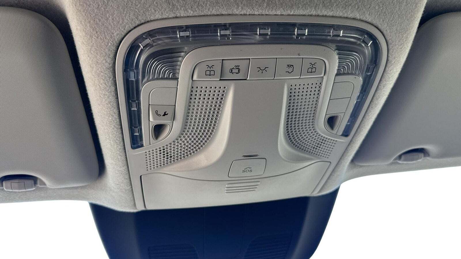 Blå Mercedes Vito 119 fra 2022