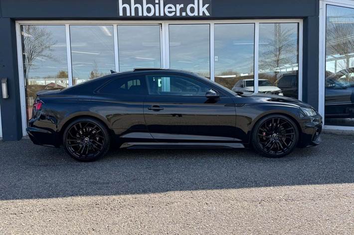 Sort Audi RS5 fra 2022