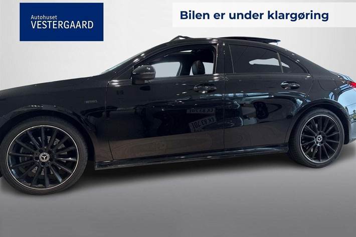 Sort Mercedes A250 e fra 2020