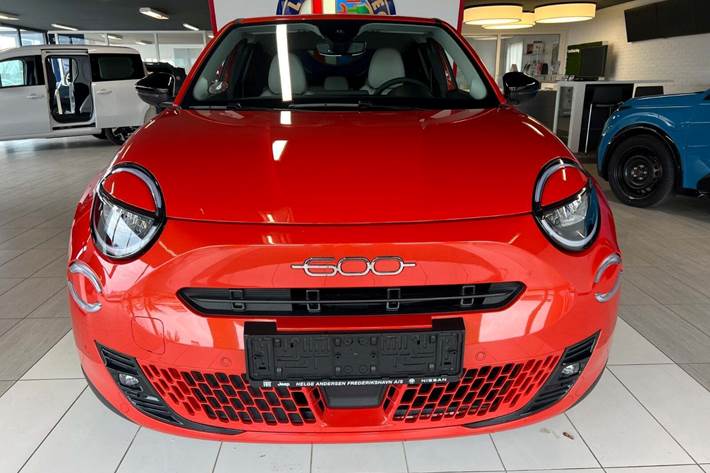 Orange Fiat 600e fra 2025
