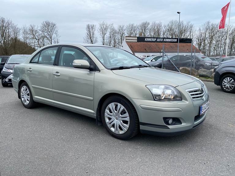 Toyota Avensis 1,8 Linea Terra 129HK 5d