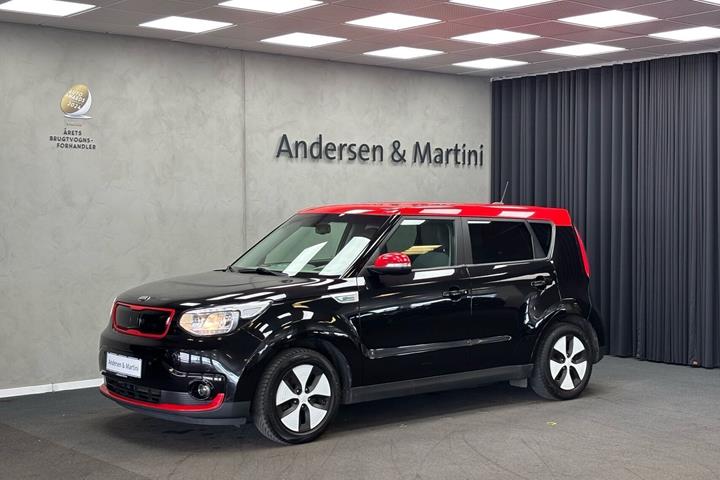 Sort Kia Soul fra 2016 set udefra