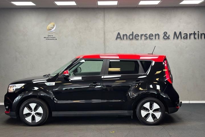 Sort Kia Soul fra 2016 set udefra