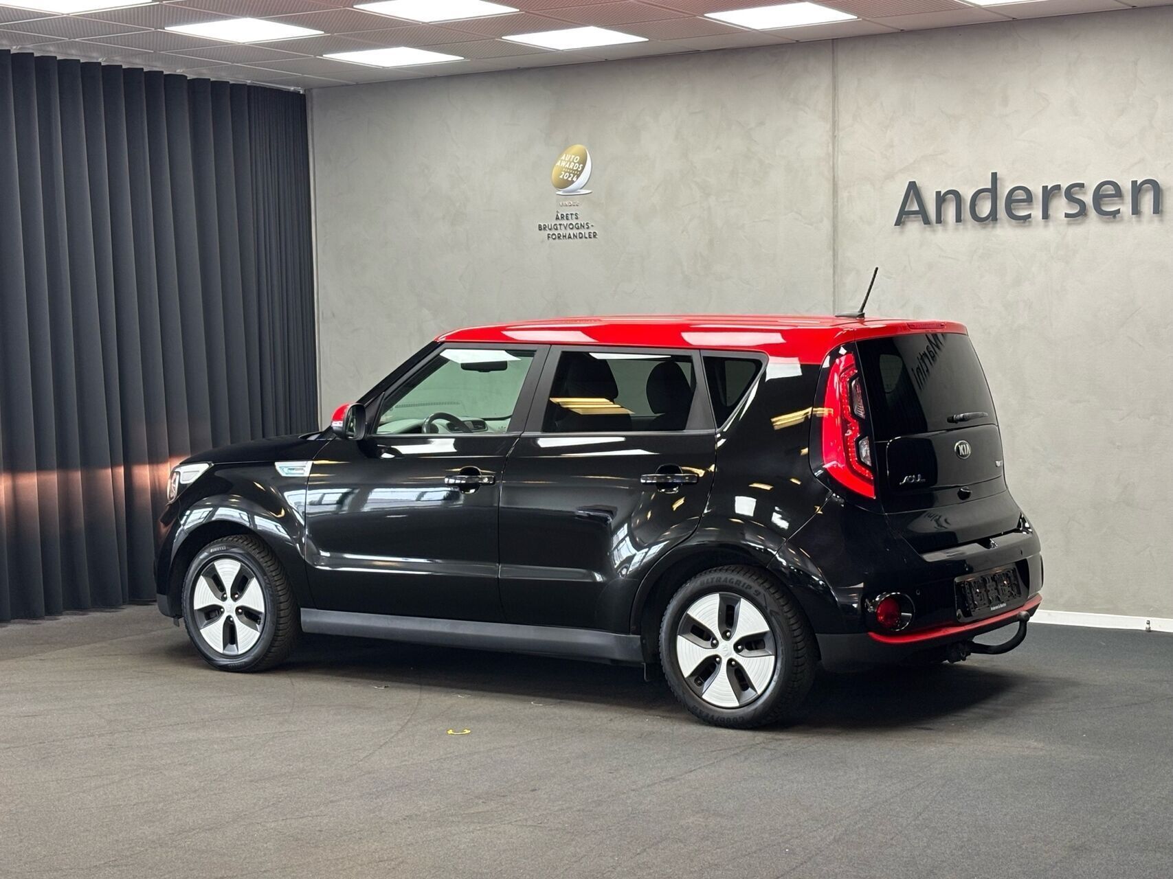 Sort Kia Soul fra 2016 set udefra