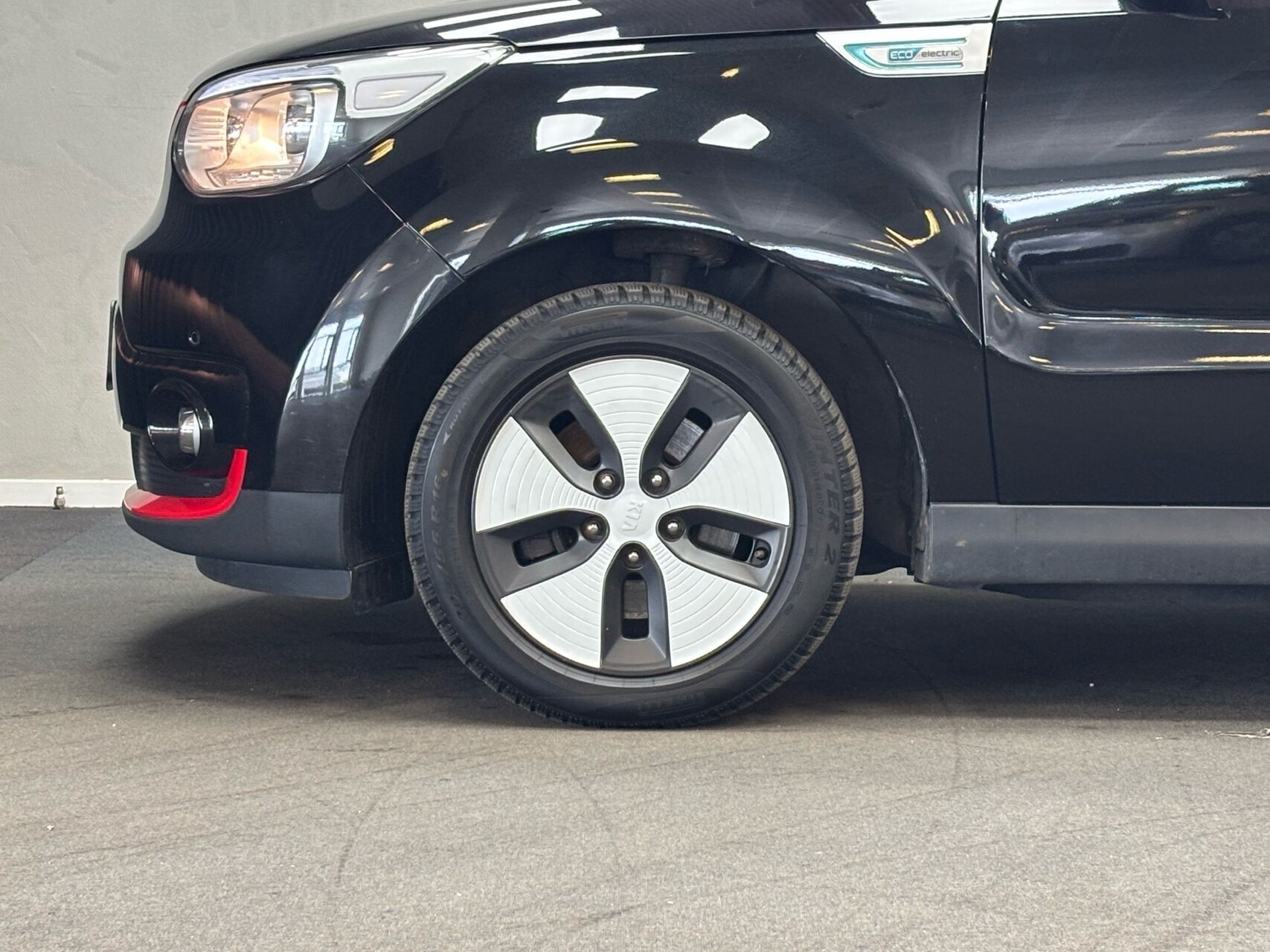 Sort Kia Soul fra 2016 set udefra