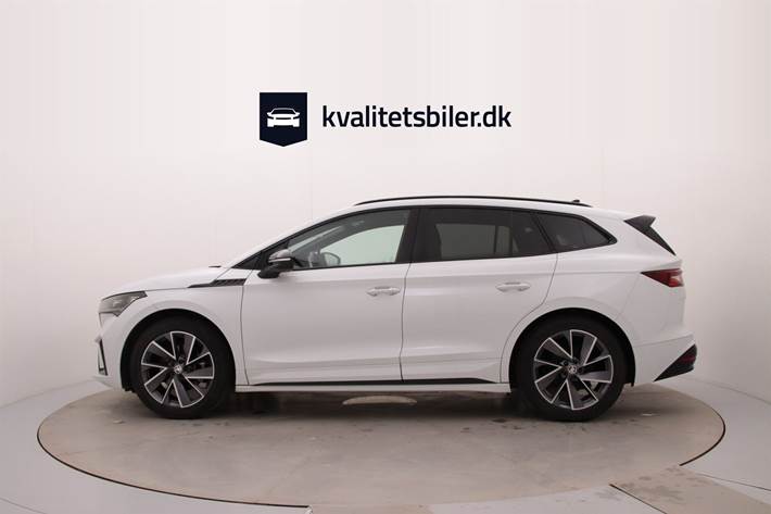 Hvid Skoda Enyaq fra 2022