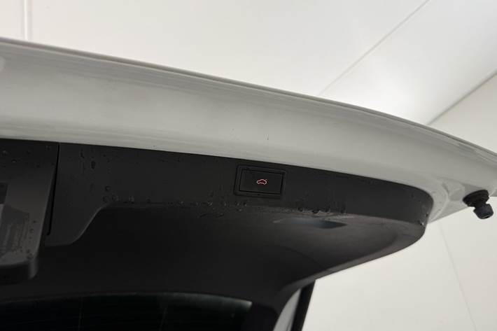 Hvid Skoda Enyaq fra 2022