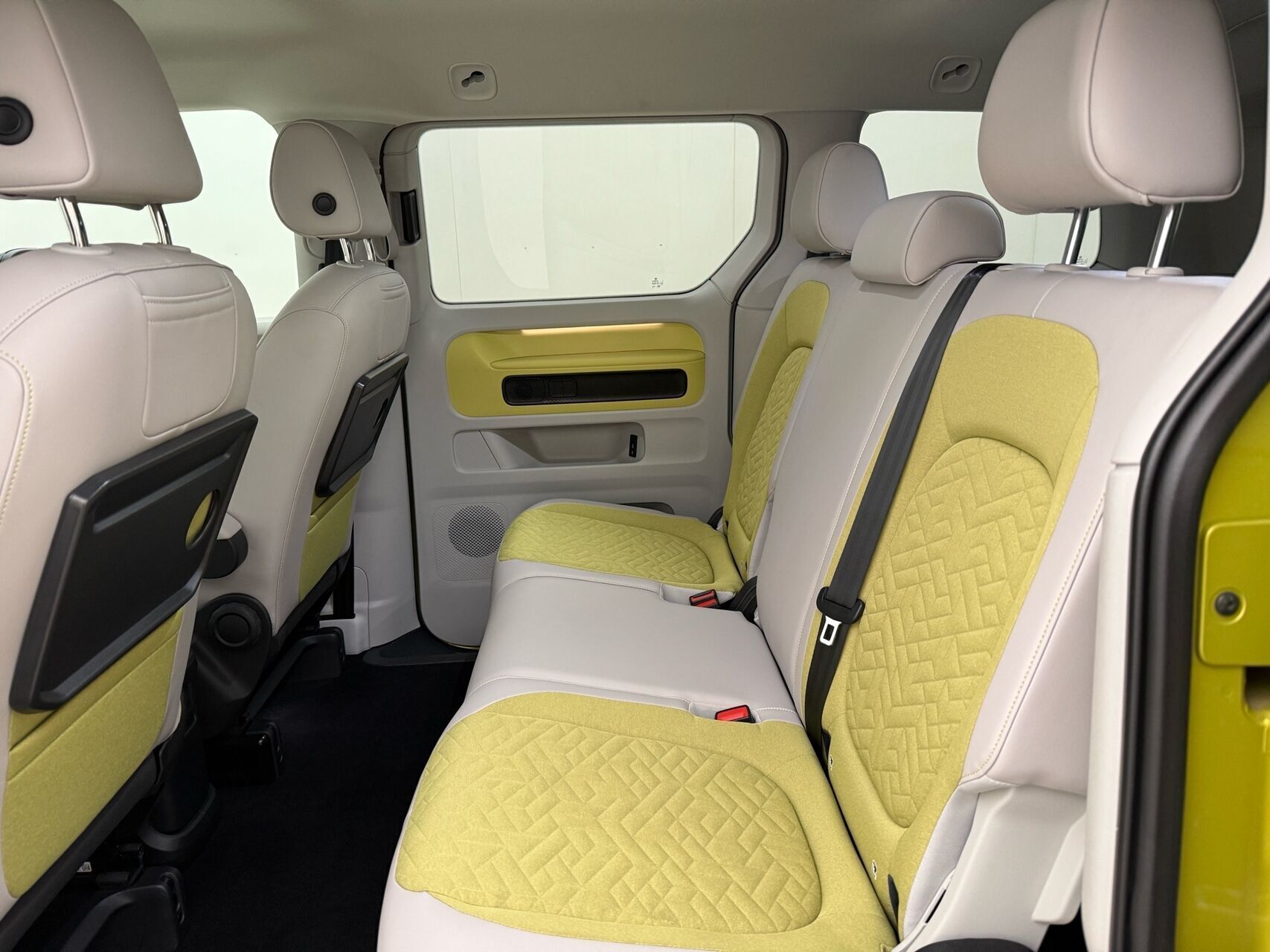 Gul VW ID.Buzz fra 2022