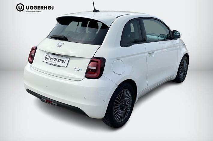 Hvid Fiat 500e fra 2021
